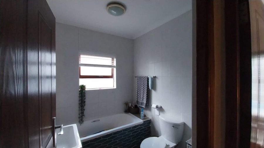 To Let 3 Bedroom Property for Rent in D
